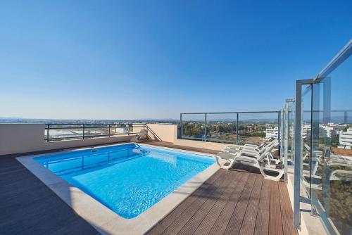 Marina Village Oceanside Apartment w Pool