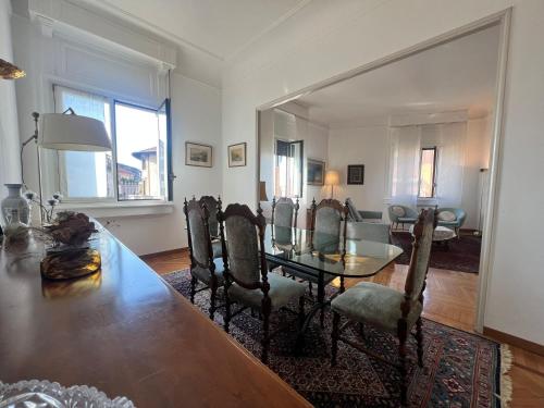 Prestigious 3 bedrooms, 8 guest, City centre Porta Romana by Kibilù Affitti Brevi