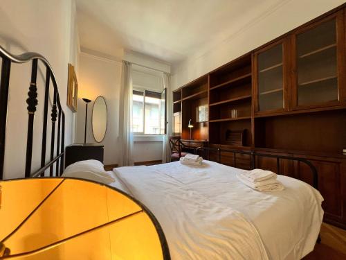 Prestigious 3 bedrooms, 8 guest, City centre Porta Romana by Kibilù Affitti Brevi