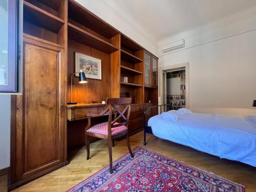 Prestigious 3 bedrooms, 8 guest, City centre Porta Romana by Kibilù Affitti Brevi