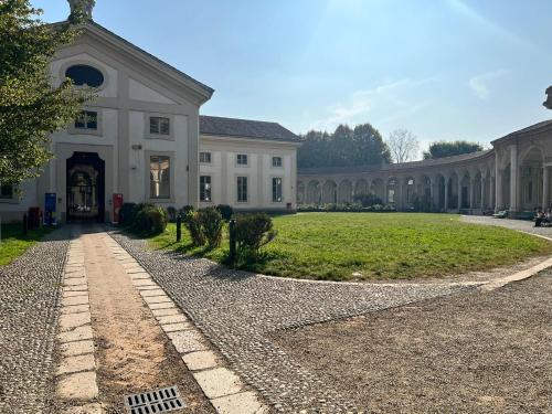Prestigious 3 bedrooms, 8 guest, City centre Porta Romana by Kibilù Affitti Brevi