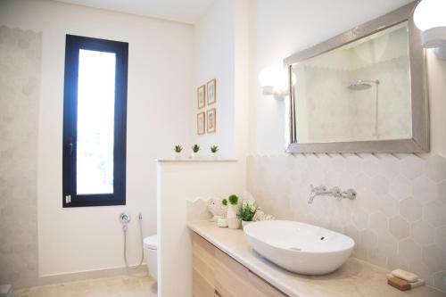 Ένα μπάνιο στο Les Verrières De Gammarth Piscine et confort