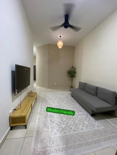 Et tv og/eller underholdning på Loka Homestay Kluang