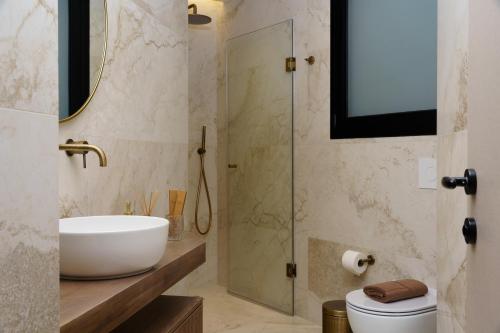 ESTER Metropolitan Luxe - 2 Bedrooms 2 Bathrooms