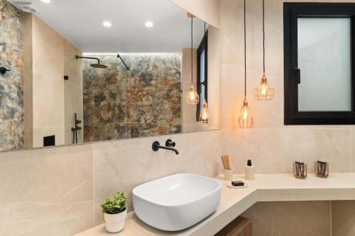 ESTER Metropolitan Luxe - 2 Bedrooms 2 Bathrooms