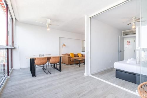 Levante Sky Views - Modern 9th Floor near Beach