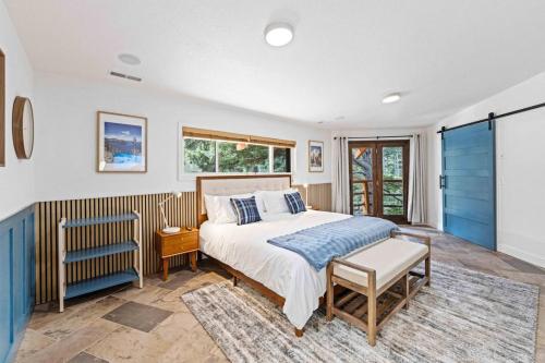 Postel nebo postele na pokoji v ubytování Octagon House