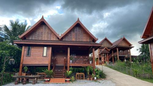 Vangnamthip Meung Feung Hotel