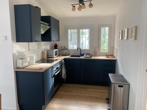 Η κουζίνα ή μικρή κουζίνα στο Villa Les Hortensias