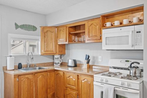 Nhà bếp/bếp nhỏ tại Spacious Open-Concept Studio Short-Midterm Stays