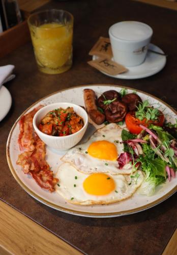 Jídlo v aparthotelu nebo okolí