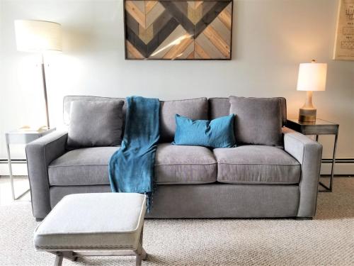 Χώρος καθιστικού στο Modern & Stylish Furnished 1 Bed 1 Bath