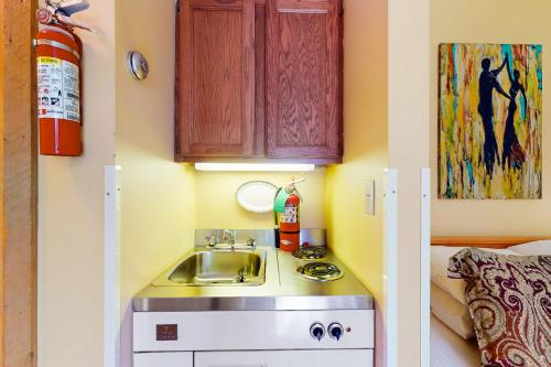 Η κουζίνα ή μικρή κουζίνα στο Kettle Brook A6