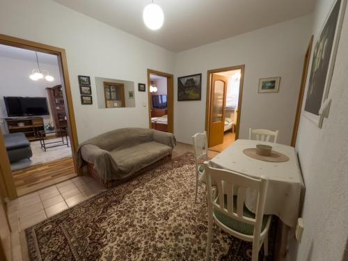 Retro apartment with three rooms