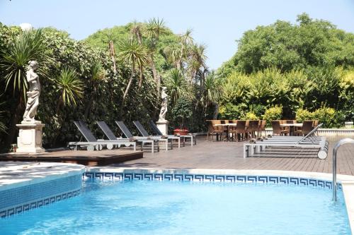 Bazén v ubytování Augusta Club & Spa - Adults Only nebo v jeho okolí