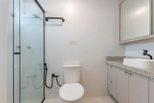 Koupelna v ubytování Apto Charmoso e Bem Localizado em Bombas