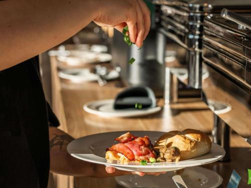 Jídlo v hotelu nebo okolí