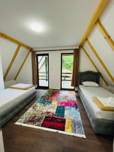 Postel nebo postele na pokoji v ubytování Apartments & Homes with the river Una view