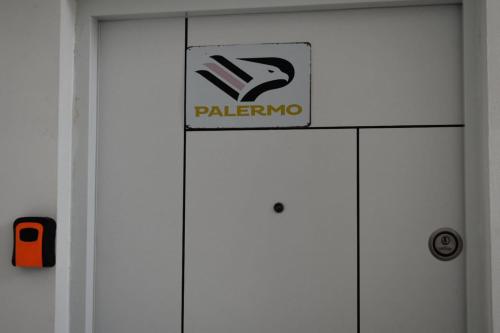 Πιστοποιητικό, βραβείο, πινακίδα ή έγγραφο που προβάλλεται στο Apartman Palermo