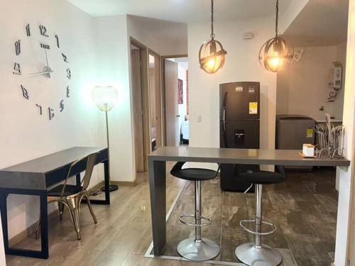 Φωτογραφία από το άλμπουμ του Impecable y lujoso apartamento para una estadía unica σε Μεδεγίν