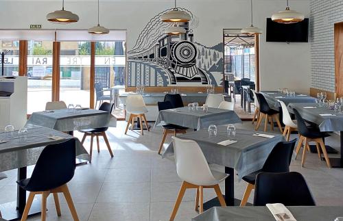 Restaurace v ubytování Hotel Entrerailes