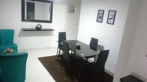 Posezení v ubytování APARTAMENTOS ESTADIO MK REMODELADOS EN LA MEJOR ZONA DE MEDELLIiN