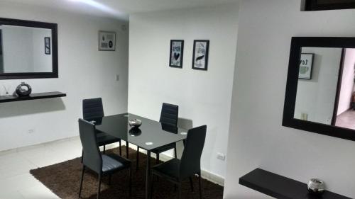 Posezení v ubytování APARTAMENTOS ESTADIO MK REMODELADOS EN LA MEJOR ZONA DE MEDELLIiN