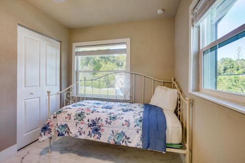 Voodi või voodid majutusasutuse Dock and Canal Access! Home 2 Mi to Dtwn Fort Myers toas