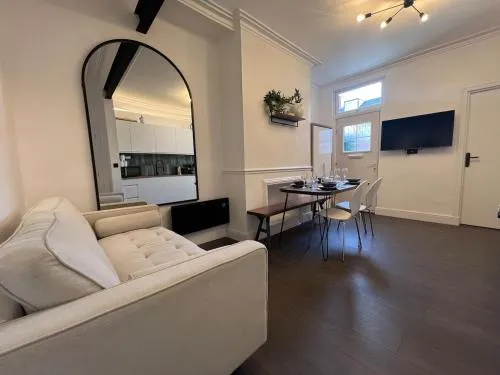 Liverpool Willow House - 4 Bed Close to Anfield Stadium photo 1