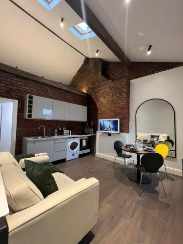 Liverpool Willow House - 4 Bed Close to Anfield Stadium photo 4