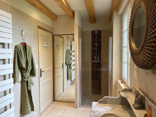 Ένα μπάνιο στο Kermajic 10