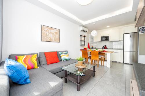Income Spain Apartamentos