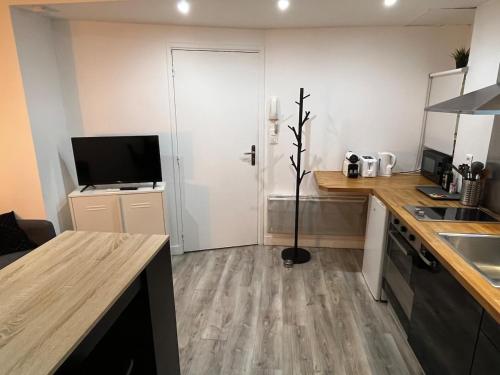 Køkken eller tekøkken på L'escale, proche Bordeaux, parking gratuit