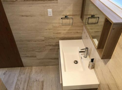 Et badeværelse på Goldsmith Confort Suites Polanco