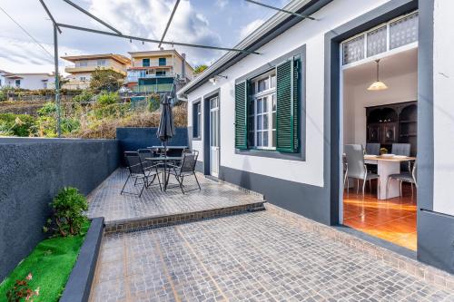 Serenity Sao Roque 2 Bedroom House in Funchal with Parking