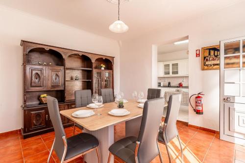 Serenity Sao Roque 2 Bedroom House in Funchal with Parking