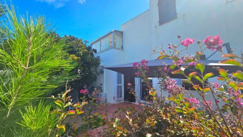 Logement avec jardin 5mn plage et Village de Noël