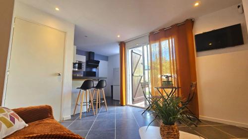 Logement avec jardin 5mn plage et Village de Noël