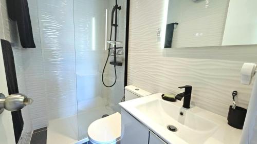 Logement avec jardin 5mn plage et Village de Noël