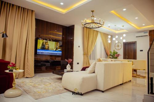 Μια τηλεόραση ή/και κέντρο ψυχαγωγίας στο RGS Luxury Residence