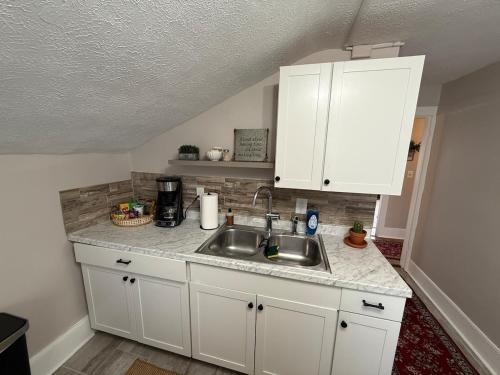 Η κουζίνα ή μικρή κουζίνα στο The Yellow Brick House