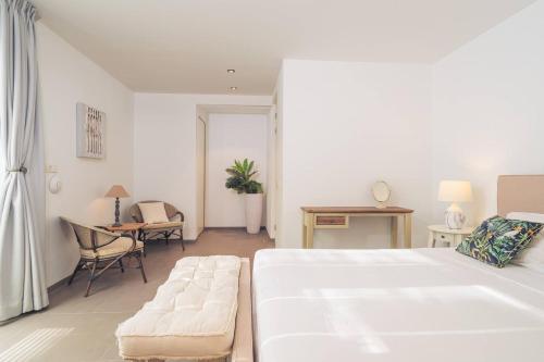 Postel nebo postele na pokoji v ubytování Villa Ora di Oro - by Mi Cuna Stays Collection