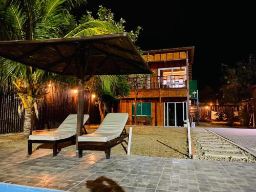 Bazén v ubytování Hospedaje & Casa Playa AURORA nebo v jeho okolí