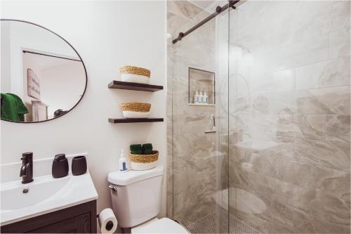 Ένα μπάνιο στο Villa del Sol - 2-3 Villa - OS Slip Ramp Pkg