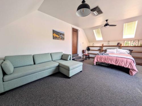 Ένα ή περισσότερα κρεβάτια σε δωμάτιο στο Extra Spacious Sunny Room