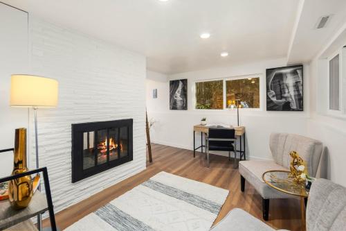 Posezení v ubytování Luxury Retreat-3 miles to airport 12 miles to Seattle