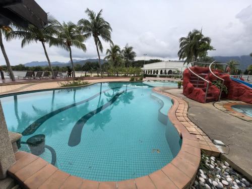 Bassein majutusasutuses Langkawi Lagoon Floating Resort 01 või selle lähedal