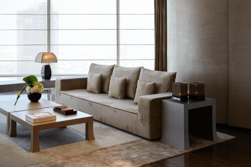  Armani Hotel Dubai -  Room  picture :   Tea/Coffee maker    Minibar    Shower                           