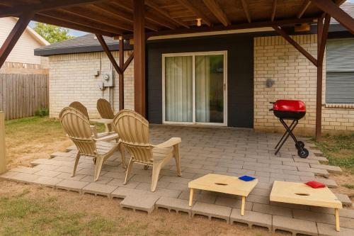 Αίθριο ή υπαίθριος χώρος στο Cozy House in Mayberry