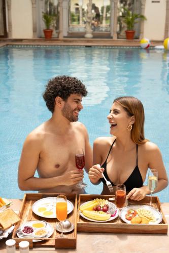 Clientes alojados en The Raj Palace (Small Luxury Hotels of the World)